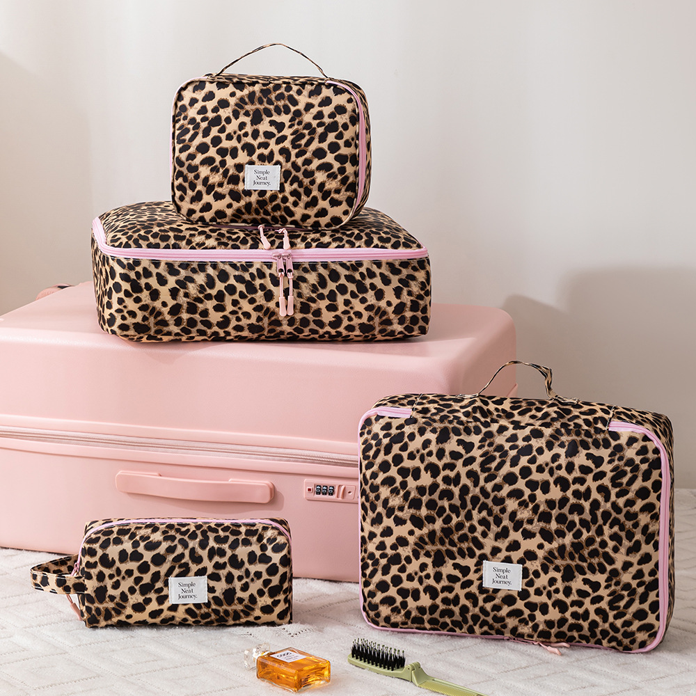 Tas Makeup Leopard Organizer P - Travel Accessories In Bulk ulasan dan harga